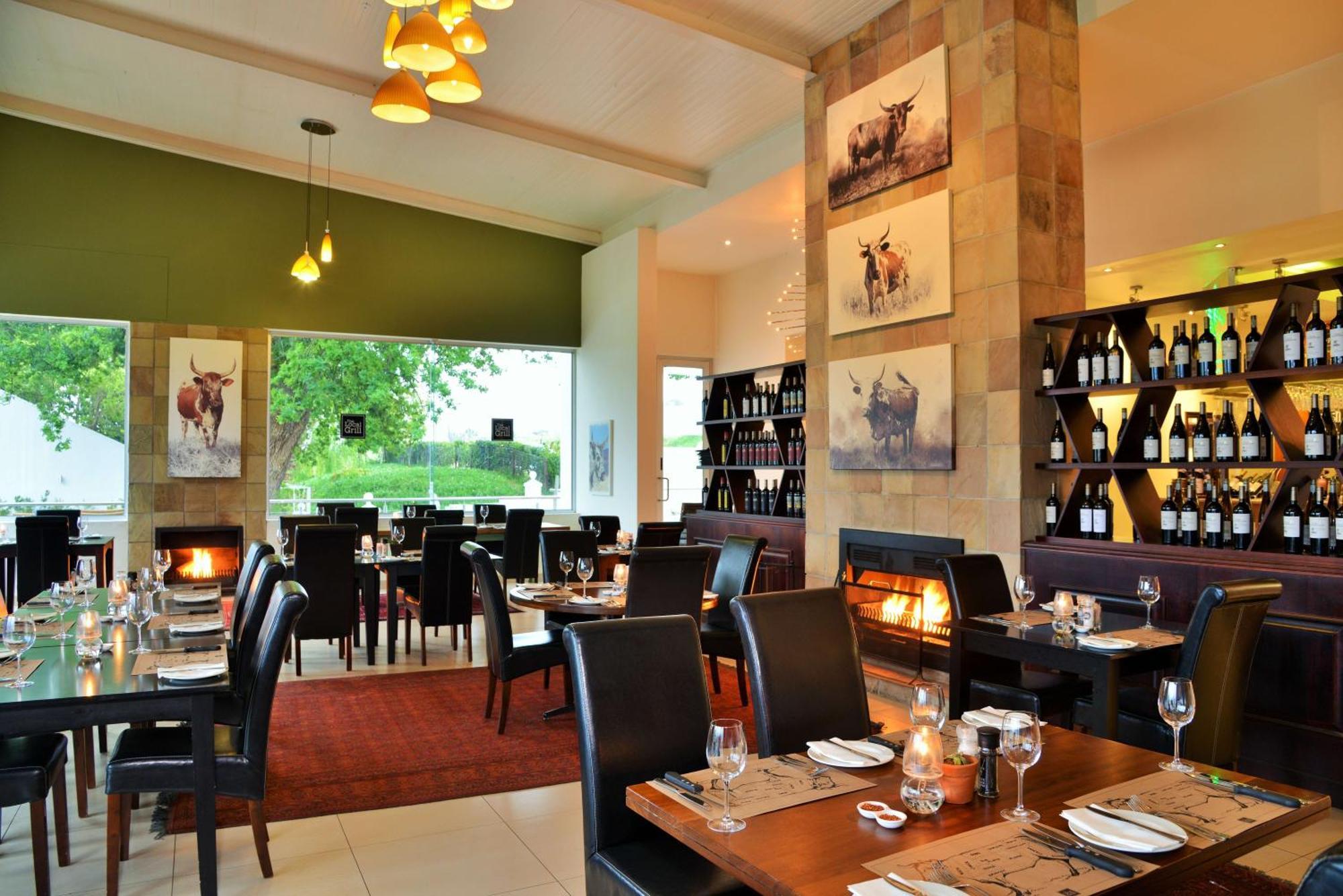 Hotel The Coach House At Val Du Charron Wellington Exterior foto